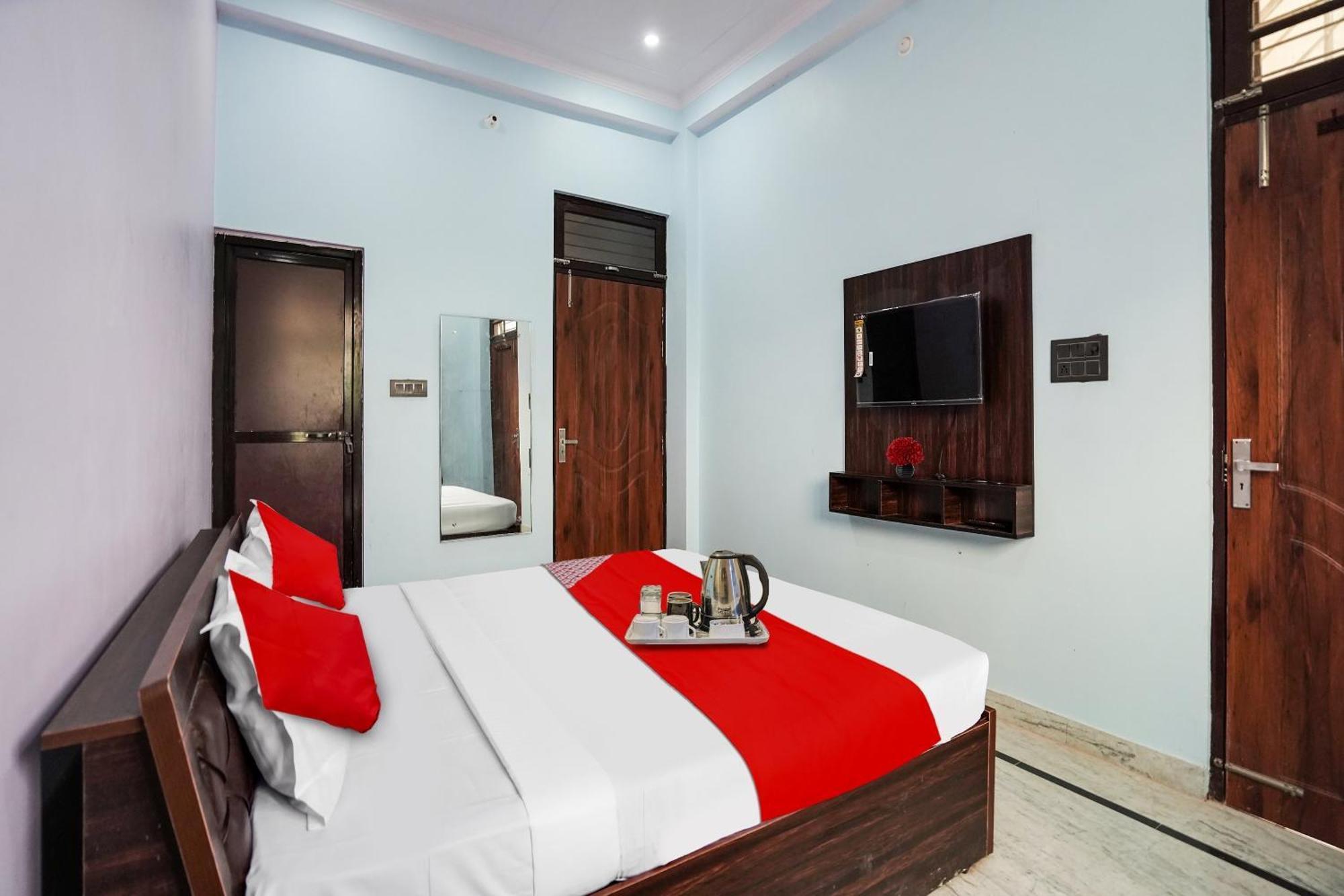 Hotel O Ayurma Inn Chinhat Buitenkant foto