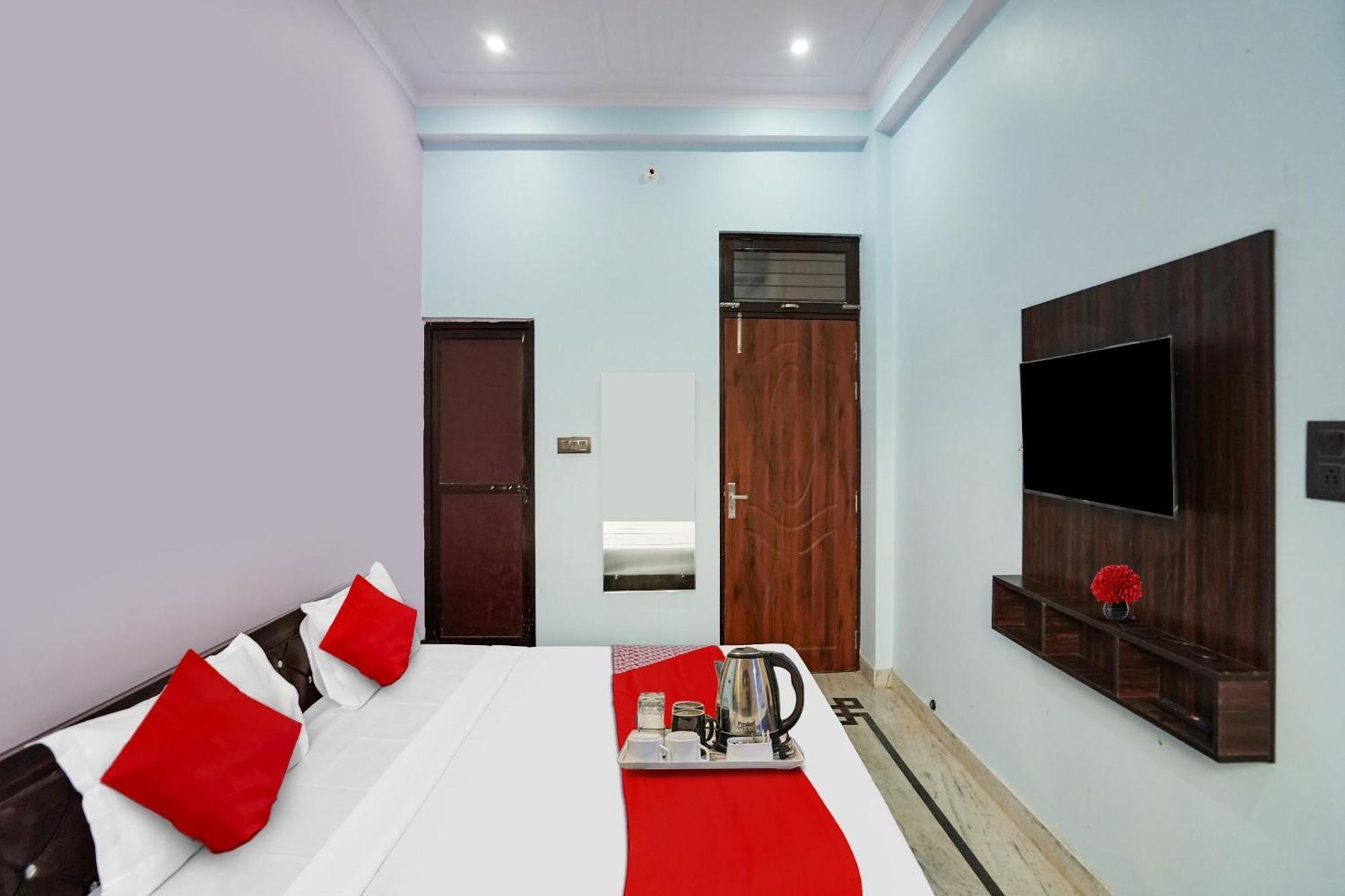 Hotel O Ayurma Inn Chinhat Buitenkant foto