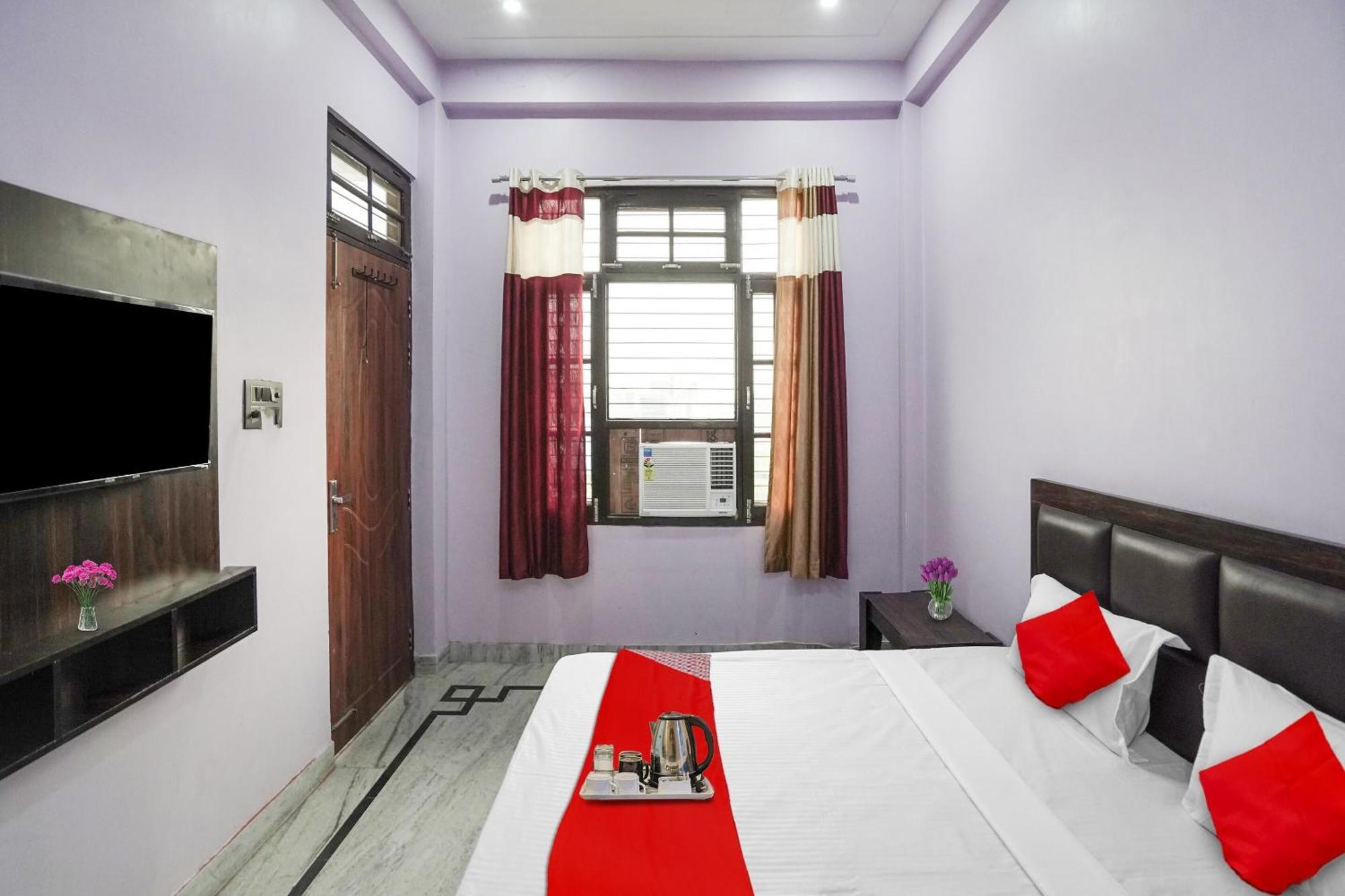 Hotel O Ayurma Inn Chinhat Buitenkant foto