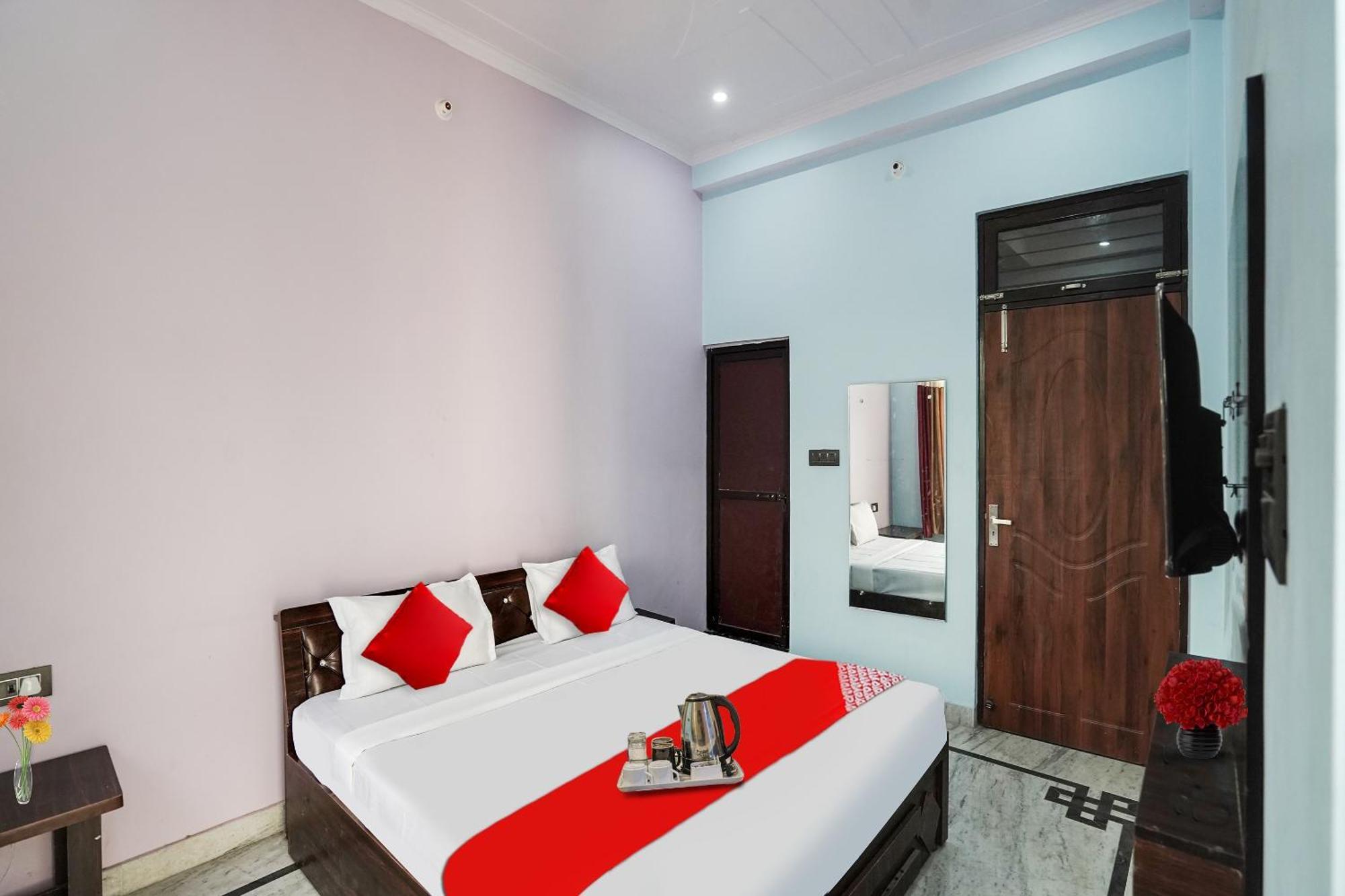 Hotel O Ayurma Inn Chinhat Buitenkant foto