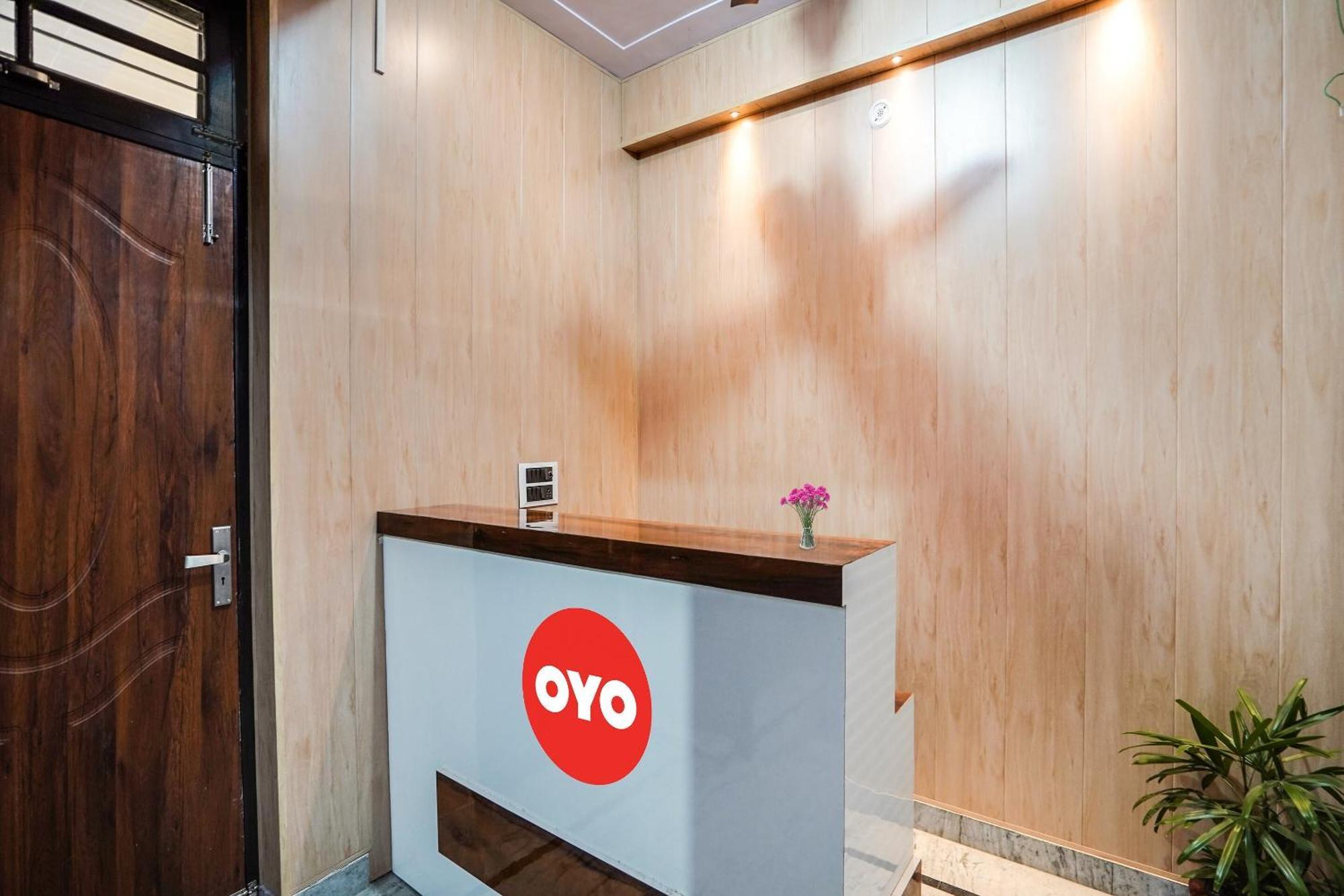 Hotel O Ayurma Inn Chinhat Buitenkant foto