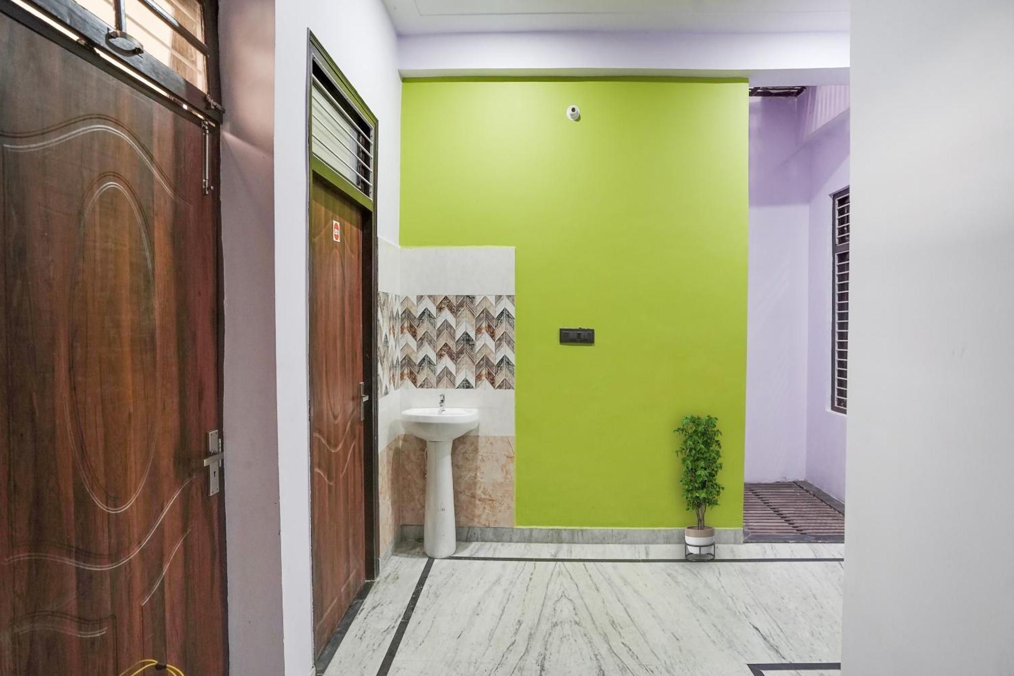 Hotel O Ayurma Inn Chinhat Buitenkant foto