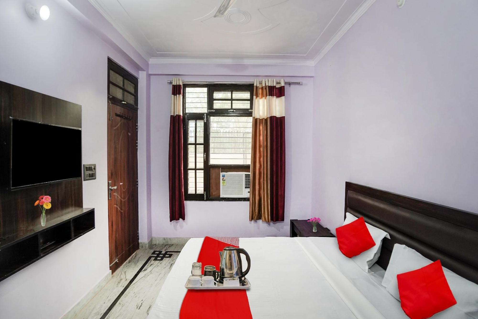 Hotel O Ayurma Inn Chinhat Buitenkant foto