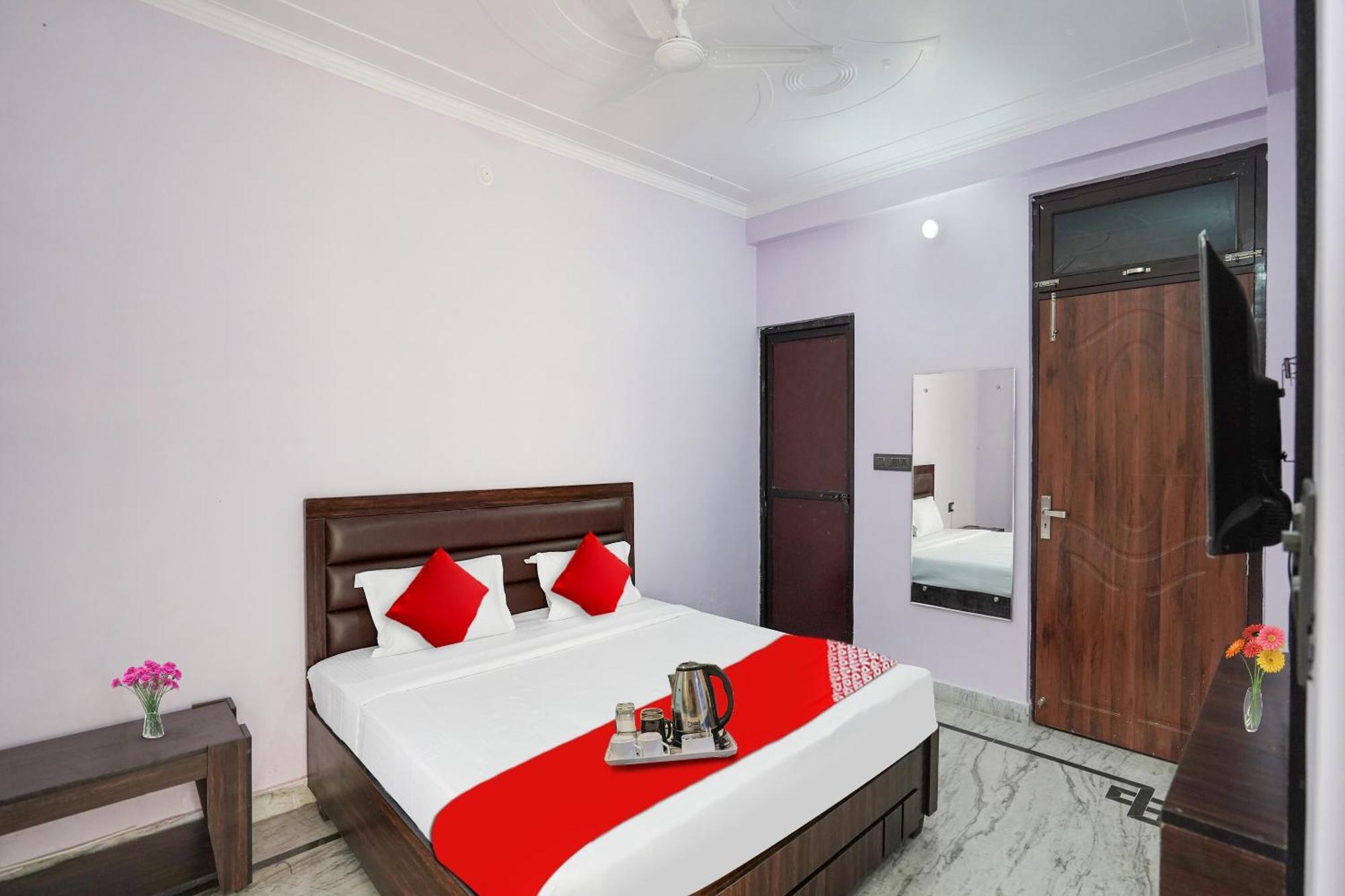 Hotel O Ayurma Inn Chinhat Buitenkant foto