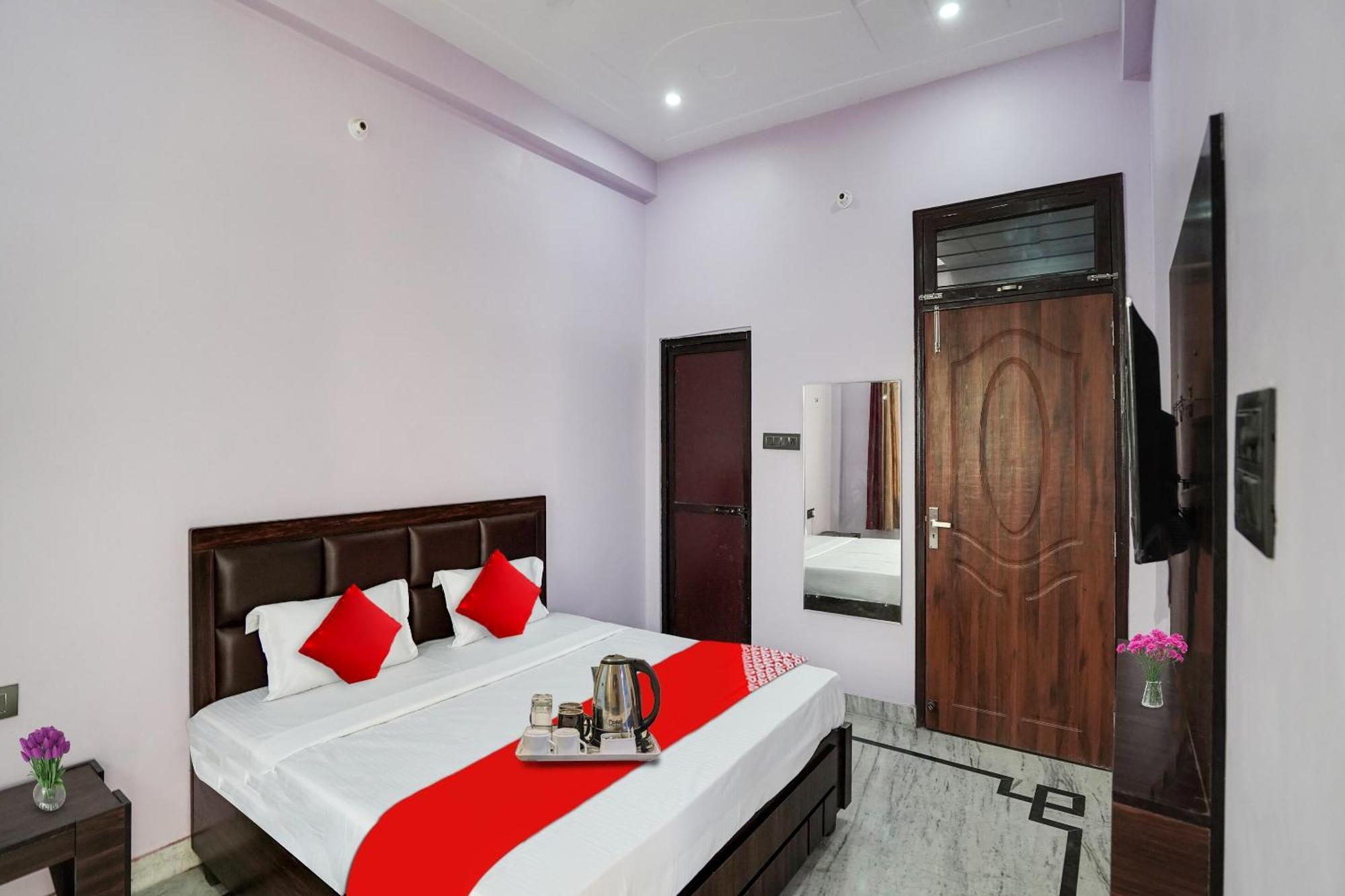 Hotel O Ayurma Inn Chinhat Buitenkant foto
