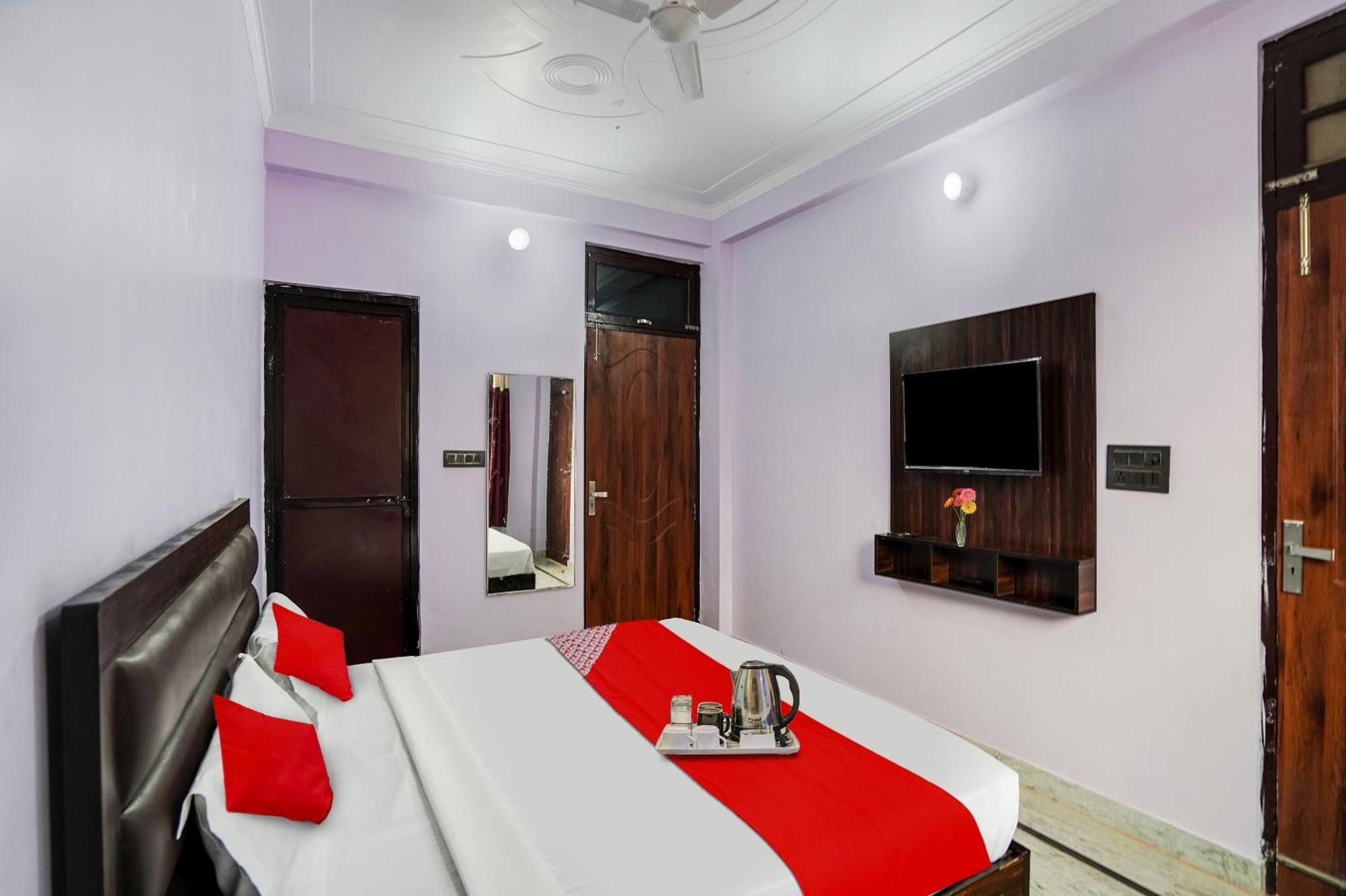 Hotel O Ayurma Inn Chinhat Buitenkant foto
